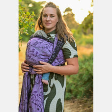 Load image into Gallery viewer, Yaro woven shawl - Terra Duo Black Silver Orchid Silk - 90% cotton, 10% silk
