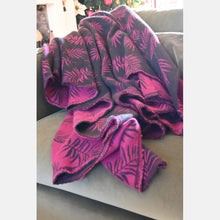 Load image into Gallery viewer, Yaro Blanket - Bahamas Black Magenta Wool
