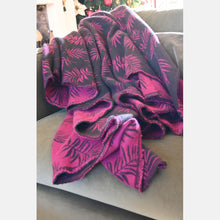 Ladda upp bild till gallerivisning, Yaro Blanket - Bahamas Black Magenta Wool
