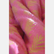 Laden Sie das Bild in den Galerie-Viewer, Yaro Blanket - Bahamas Yellow Pink Wool
