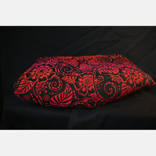 Laden Sie das Bild in den Galerie-Viewer, Yaro ringsjal - Ava Trinity Black Sangria Rainbow Wool Ring Sling - 70% bomull, 30% merinoull - Utförsäljning!
