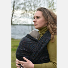 Laden Sie das Bild in den Galerie-Viewer, Yaro ringsjal - Dandy Duo Black Laser Tencel Seacell Ring Sling   - 55% bomull, 35% tencel, 15% Seacell
