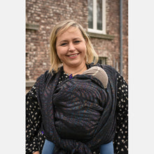 Laden Sie das Bild in den Galerie-Viewer, Yaro ringsjal - Dandy Duo Black Laser Tencel Seacell Ring Sling   - 55% bomull, 35% tencel, 15% Seacell
