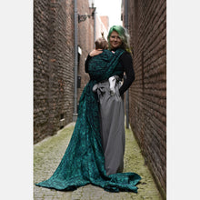 Laden Sie das Bild in den Galerie-Viewer, Yaro vävd sjal - Elvish Duo Black Petrol Cashmere Tencel - 50% bomull, 30% kashmir, 20% tencel - Utförsäljning!
