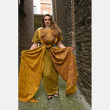 Laden Sie das Bild in den Galerie-Viewer, Yaro vävd sjal - Elvish Duo Yellow Purple Tencel Seacell - 55% bomull, 30% tencel, 15% seacell - Utförsäljning!
