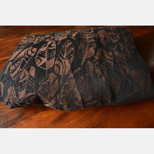 Load image into Gallery viewer, Yaro vävd sjal - Four Winds Black Brown Linen - 60% bomull, 40% linne
