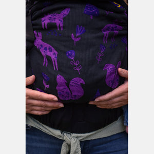 Yaro Hug Carrier - Skog Purple Black Chenille - 100% bomull
