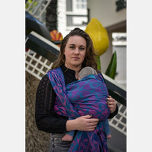 Laden Sie das Bild in den Galerie-Viewer, Yaro vävd sjal - La Fleur Meta Petrol Purple Fuchsia Tencel - 70% bomull, 30% tencel - Utförsäljning!
