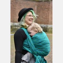 Load image into Gallery viewer, Yaro vävd sjal - La Vita Petrol Green Wool Blend - 60% bomull, 30% ull, 5% silke, 5% kashmir
