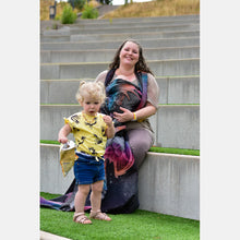 Ladda upp bild till gallerivisning, Yaro ringsjal - Moonkeeper Duo Celestial Rainbow Black Ring Sling - 100% bomull
