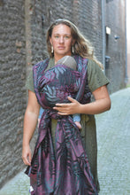 Laden Sie das Bild in den Galerie-Viewer, Yaro vävd sjal - Oasis Duo Black Random Blues Modal - 70% bomull, 30% modal

