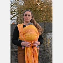 Ladda upp bild till gallerivisning, Yaro vävd sjal - Oasis Duo Yellow Peach Confetti - 99% bomull, 1% polyester
