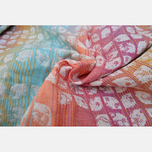 Laden Sie das Bild in den Galerie-Viewer, Yaro ringsjal - Petals Ultra Bonbon Rainbow Linen Ring Sling - 60% bomull, 30% linne, 5% seacell och 5% kapok
