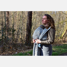 Laden Sie das Bild in den Galerie-Viewer, Yaro vävd sjal - Pussycat Duo Brown Light-Blue Silk - 90% bomull, 10% silke
