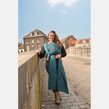 Laden Sie das Bild in den Galerie-Viewer, Yaro vävd sjal - Rococo Petrol Bordeaux Wool - 60% bomull, 40% merinoull - Utförsäljning!
