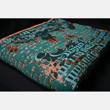 Laden Sie das Bild in den Galerie-Viewer, Yaro ringsjal - Runes Trinity Emerald Bronze Seacell Ring Sling - 85% Bomull, 15% Seacell - Utförsäljning!

