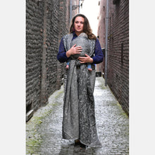 Laden Sie das Bild in den Galerie-Viewer, Yaro vävd sjal - Terra Duo Grey Black Wool Bouclel - 70% bomull, 25% merinoull, 5% polyamid
