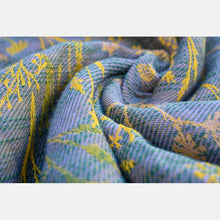 Laden Sie das Bild in den Galerie-Viewer, Yaro ringsjal - Terra Duo Yellow Olive Lilac Seacell Flame Ring Sling - 85% bomull, 15% seacell - Utförsäljning!
