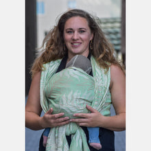Load image into Gallery viewer, Yaro woven wrap - Oasis Duo Light-Green Beige Silk Linen Seacell - 60% cotton, 15% silk, 15% linen, 10% Seacell

