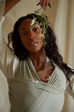 Laden Sie das Bild in den Galerie-Viewer, Coracor Natural Dye Olive trikåsjal
