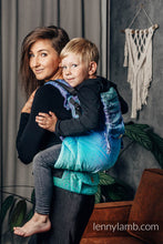 Laden Sie das Bild in den Galerie-Viewer, LennyPreschool Carrier - PEACOCK&#39;S TAIL - FANTASY 100% bomull
