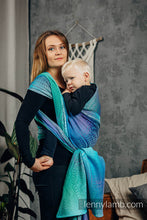 Laden Sie das Bild in den Galerie-Viewer, Lenny Lamb Woven Baby Wrap/Vävd sjal - PEACOCK’S TAIL - FANTASY - 100% bomull
