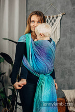 Laden Sie das Bild in den Galerie-Viewer, Lenny Lamb Woven Baby Wrap/Vävd sjal - PEACOCK’S TAIL - FANTASY - 100% bomull
