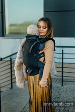 Ladda upp bild till gallerivisning, LennyUpGrade Carrier - PEACOCK&#39;S TAIL - PITCH BLACK - 59% bomull, 41% merinoull
