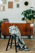 Ladda upp bild till gallerivisning, Lenny Lamb Woven Baby Wrap/Vävd sjal - HERBARIUM ROUNDHAY GARDEN - 100% bomull
