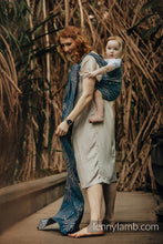 Laden Sie das Bild in den Galerie-Viewer, Lenny Lamb Woven Baby Wrap/Vävd sjal - RAINFOREST - NOCTURNAL - 54% bomull, 46% Tencel™
