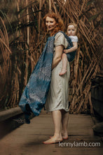 Laden Sie das Bild in den Galerie-Viewer, Lenny Lamb Woven Baby Wrap/Vävd sjal - RAINFOREST - NOCTURNAL - 54% bomull, 46% Tencel™
