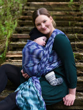Laden Sie das Bild in den Galerie-Viewer, Vanamo Woven Wrap/Vävd sjal - Kaiku Virna, newborn - 100% ekologisk bomull
