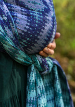 Laden Sie das Bild in den Galerie-Viewer, Vanamo Woven Wrap/Vävd sjal - Kaiku Virna, newborn - 100% ekologisk bomull
