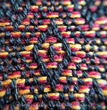 Load image into Gallery viewer, Vanamo Woven Wrap - Kide Hehku - 40% organic cotton, 30% linen, 30% merino wool
