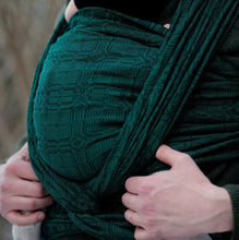 Laden Sie das Bild in den Galerie-Viewer, Vanamo Woven Wrap/Vävd sjal - Kide Emerald, newborn - 100% ekologisk bomull
