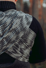 Laden Sie das Bild in den Galerie-Viewer, Vanamo Woven Wrap/Vävd sjal - Kaiku Ukkonen - 100% ekologisk bomull
