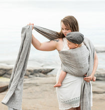 Load image into Gallery viewer, Vanamo Woven Wrap/Vävd sjal - Kide Utu - 100% ekologisk bomull
