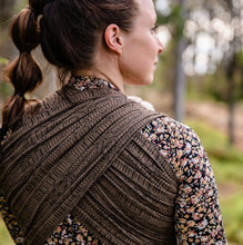 Laden Sie das Bild in den Galerie-Viewer, Förboka! - Vanamo Woven Wrap/Vävd sjal - Kide Kaneli - 90% ekologisk bomull, 10% kapok
