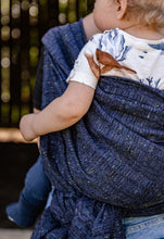 Load image into Gallery viewer, Vanamo Woven Wrap - Kide Komeetta - 55% organic cotton, 30% linen, 15% tussah silk - Sale!
