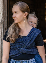 Load image into Gallery viewer, Vanamo Woven Wrap - Kide Komeetta - 55% organic cotton, 30% linen, 15% tussah silk - Sale!
