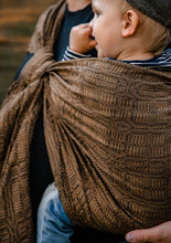 Laden Sie das Bild in den Galerie-Viewer, Vanamo Woven Wrap/Vävd sjal - Kide Vilja - 60% ekologisk bomull, 35% hampa, 5% kapok
