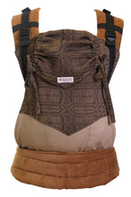 Ladda upp bild till gallerivisning, Wompat ILO Baby Carrier Kaneli - 90% ekologisk bomull, 10% kapok
