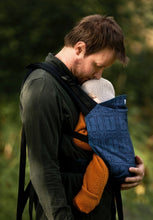 Ladda upp bild till gallerivisning, Wompat LITE Baby Carrier - Kide Merimies - 100% ekologisk bomull
