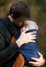 Ladda upp bild till gallerivisning, Wompat LITE Baby Carrier - Kide Merimies - 100% ekologisk bomull
