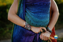 Ladda upp bild till gallerivisning, Little Frog Baby Wrap - Rainbow Harmony - 100% kammad bomull
