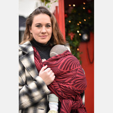 Laden Sie das Bild in den Galerie-Viewer, Yaro vävd sjal - Dandy Burgund Black Wool Blend - 60% bomull, 35% merinoull, 5% silke - Demoex
