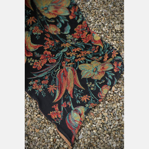 Yaro ringsjal - Floral Trio Black Red Green Yellow Tencel Ring Sling - 70% bomull, 30% tencel