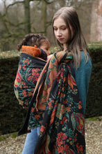 Laden Sie das Bild in den Galerie-Viewer, Yaro vävd sjal - Floral Trio Black Red Green Yellow Tencel - 70% bomull, 30% tencel
