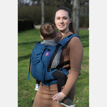 Laden Sie das Bild in den Galerie-Viewer, Yaro Hug Carrier - Jeans Blue Black - 100% bomull
