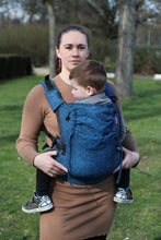 Laden Sie das Bild in den Galerie-Viewer, Yaro Hug Carrier - Jeans Blue Black - 100% bomull
